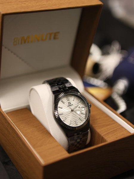 BYMINUTE06